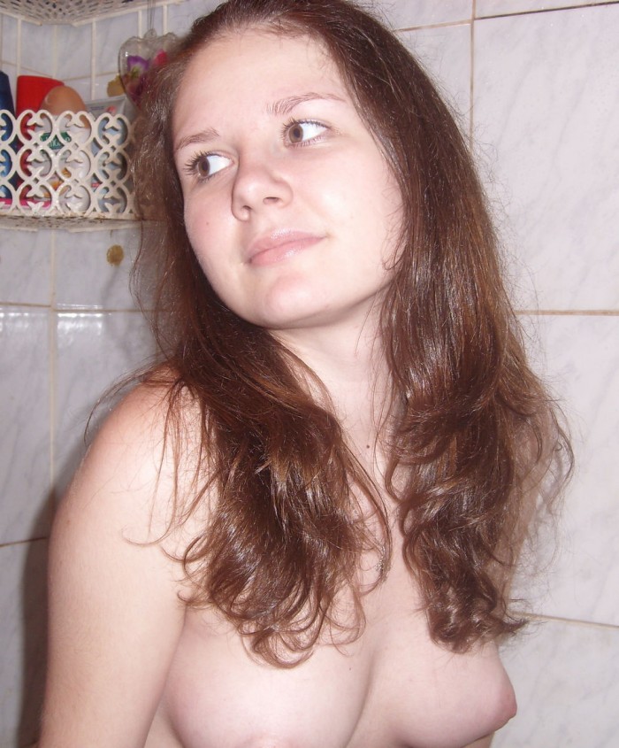 Amateur russian girl with sweet boobs at bath