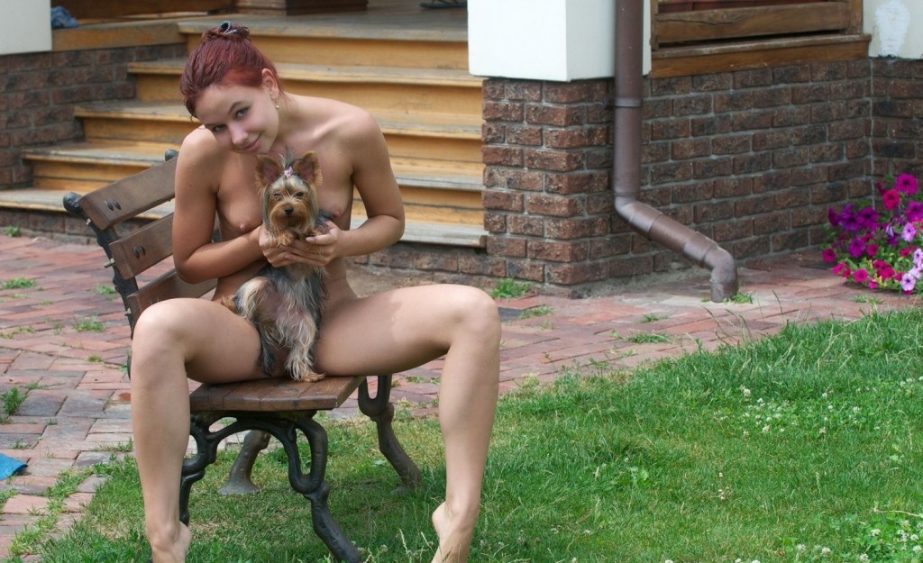 Naked Women Having Sex With Dogs - Naked women with dogs - Enjoy erotic