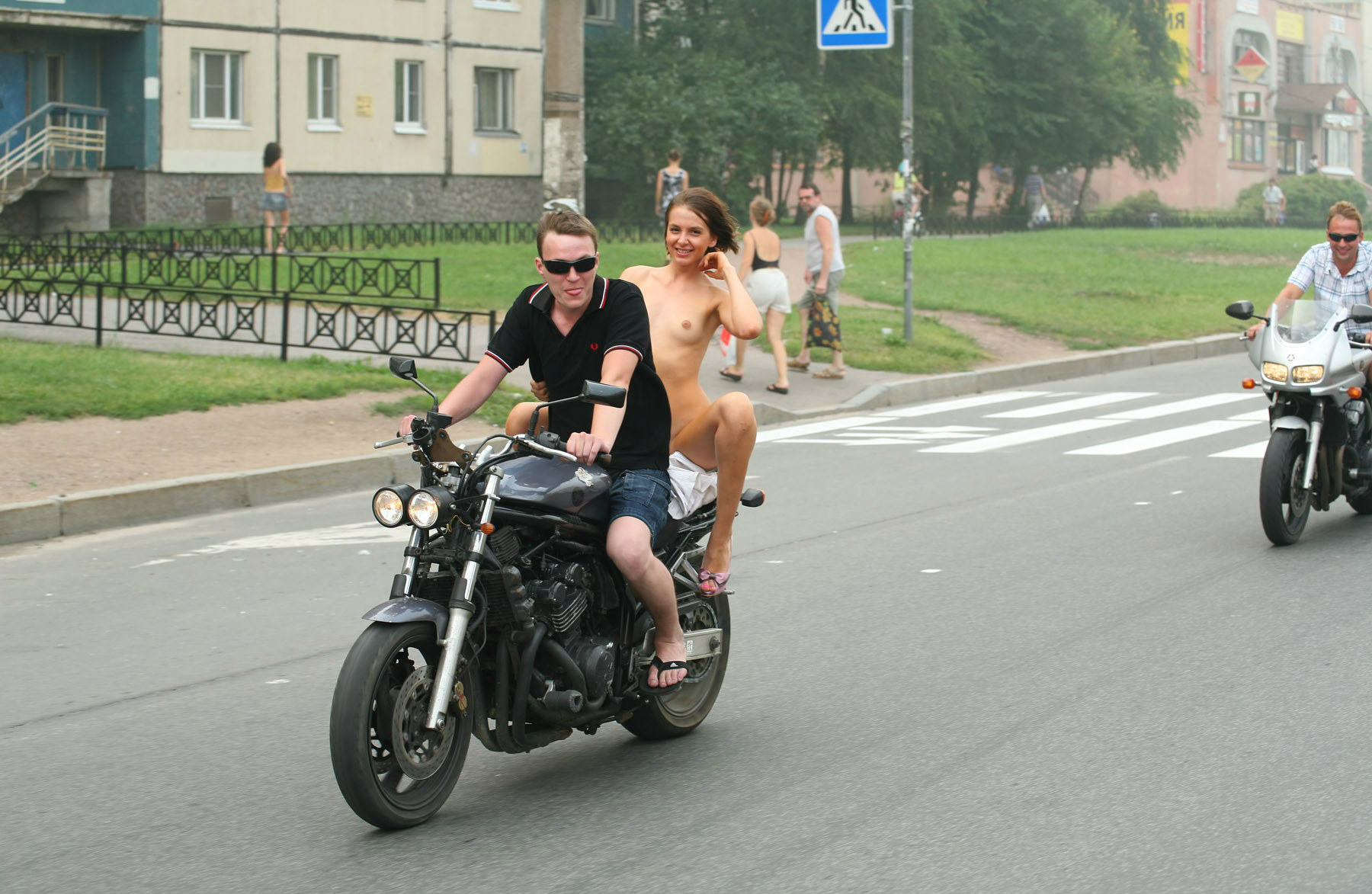 Pic Woman Riding Motorcycle Naked