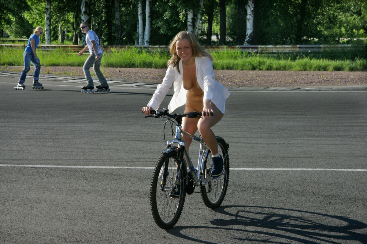 Girls Naked While Riding A Bike