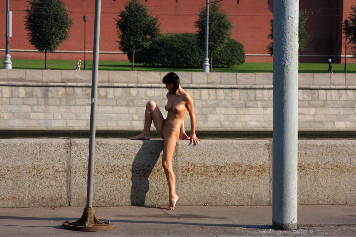 Naked Model Bares It All On Freezing Russian Streets To Protest Cost