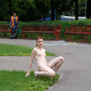 Completely naked Orabelle A at the fountain in Moscow