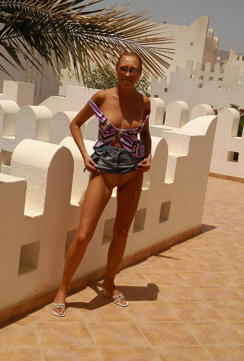 Amateur Busty Blonde Flashing On Vacation In Egypt Russian Sexy Girls