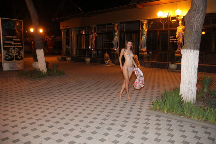 Russian exhibitionist Veronica walks naked at resort town at night