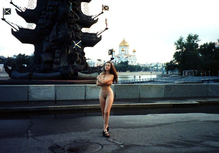 Young girl walks naked at very center of Moscow