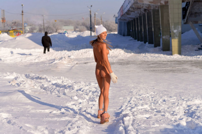 Russian teen Marina B posing naked on frozen streets