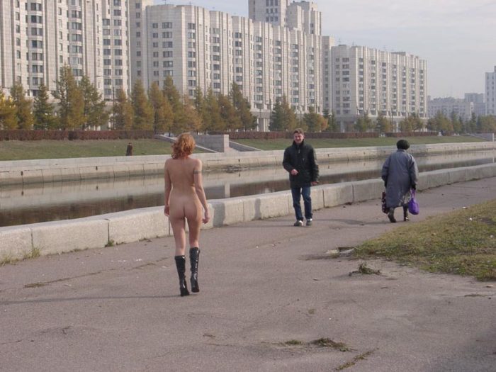 Russian blonde posing naked with stranger at streets