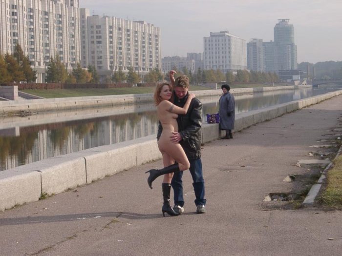 Russian blonde posing naked with stranger at streets