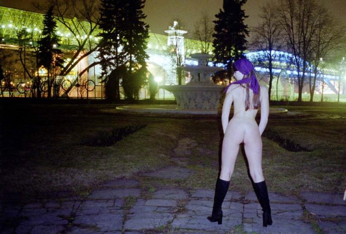 Russian girl Jella loves to walk naked at Moscow night streets
