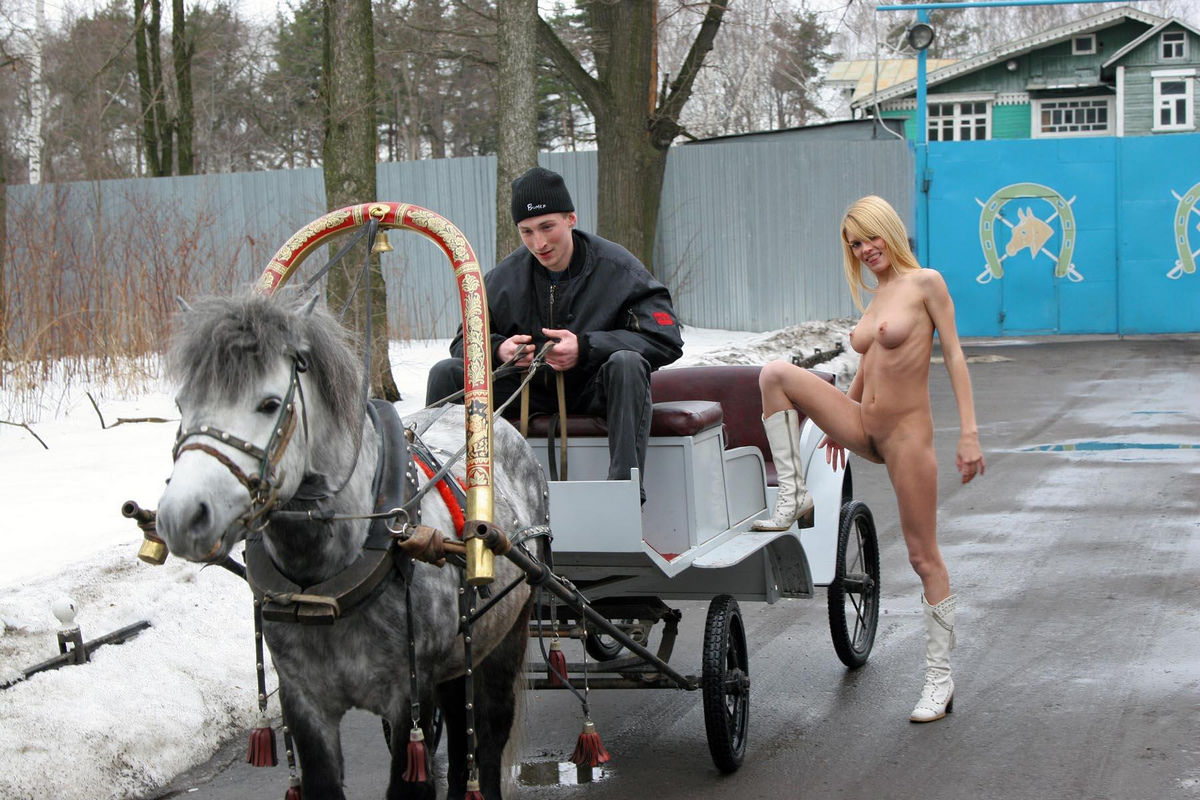 Nude Girl In Carriage Katherine Boecher Porn Pix