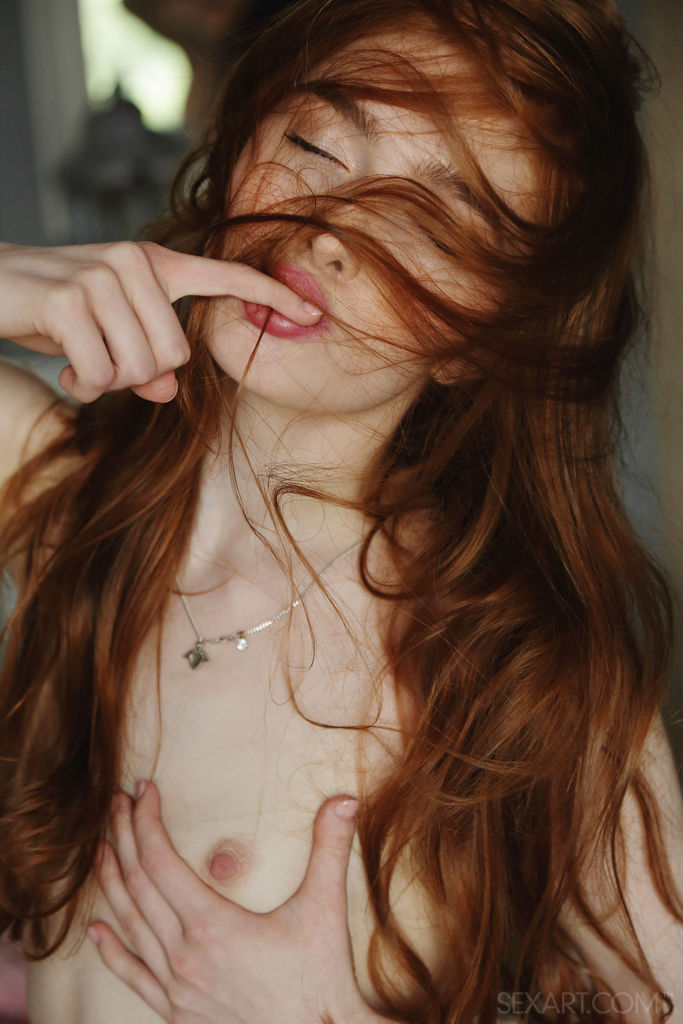 Jia Lissa is your red-hot Valentine's date as she tease and seduces in bed