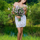 Rosella’s delicate beauty and feminine assets stands out in the green, outdoor location