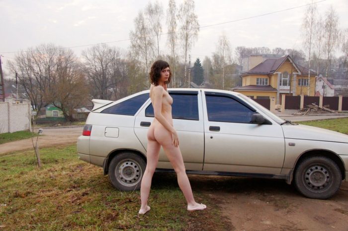 Naked russian babe takes a taxi