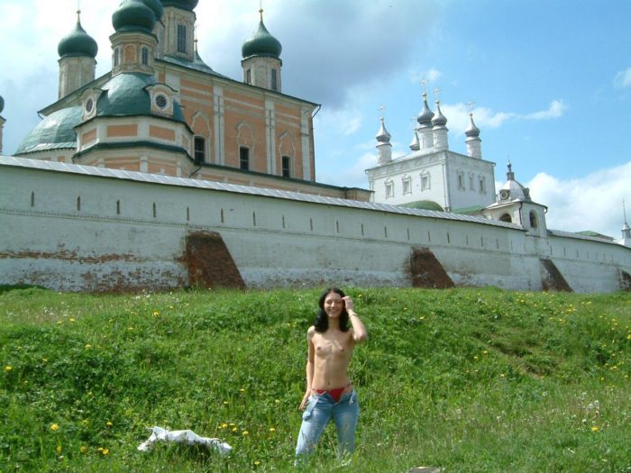 Russian girl Sirilla undresses outdoors