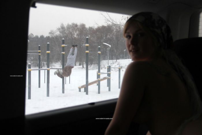 Russian blonde Elena B masturbates in car