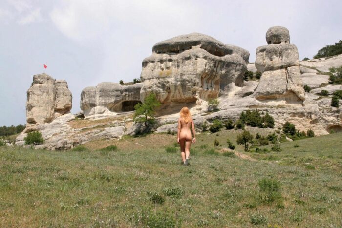 Lovely Margarita S walks naked at Crimean mountains