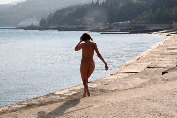 Hot russian teen Calla A walks naked by the sea