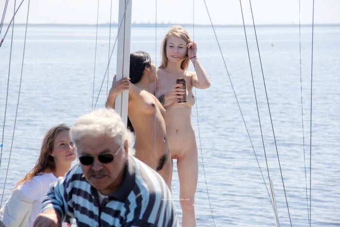 Four russian babes shows their perfect asses on yacht
