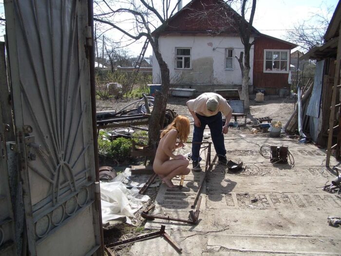 Teen russian redheaded girl Lilia helps builders