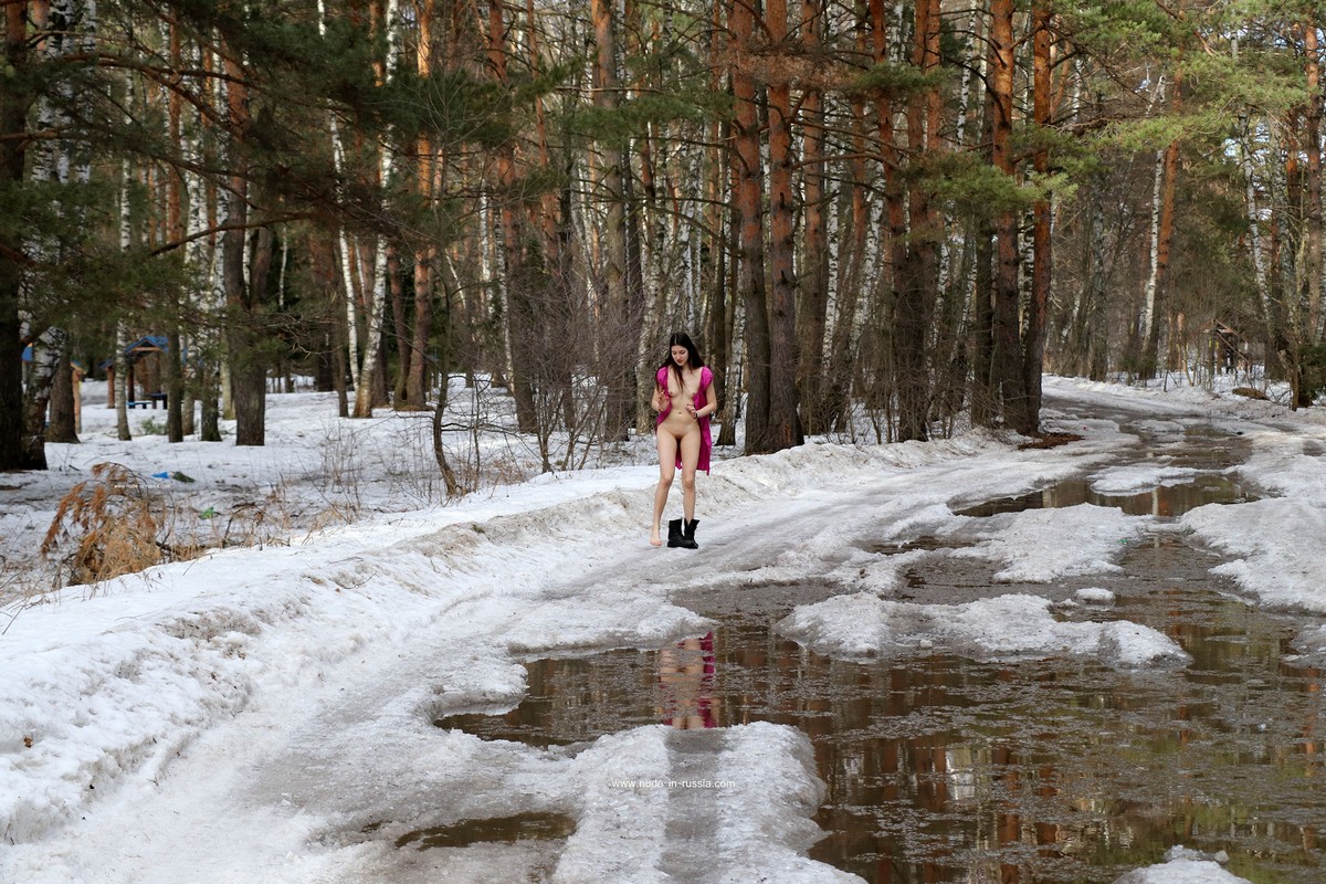 Snow Russia Naked And Barefoot - Russian girl Katja P walking barefoot in snowy puddles â€” Russian Sexy Girls