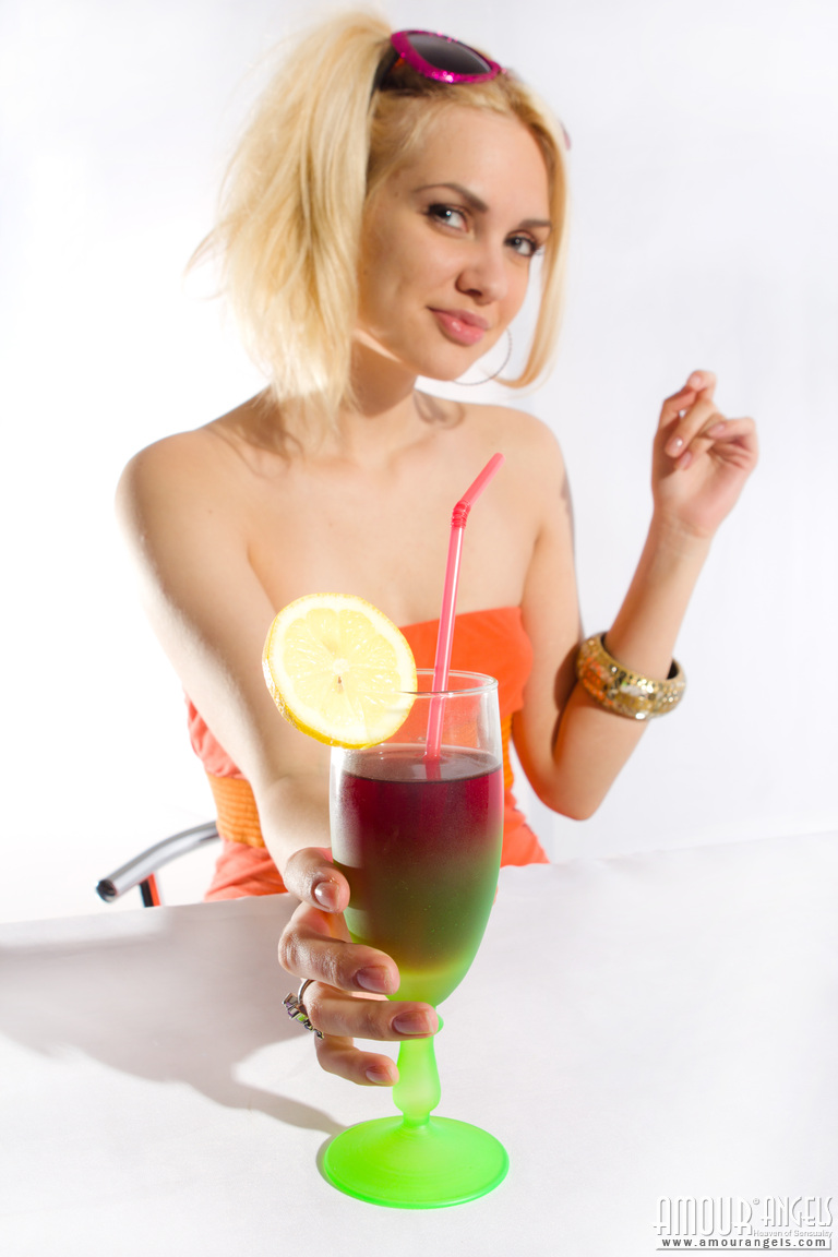 Lina: COCTAIL. Lovely blonde chick