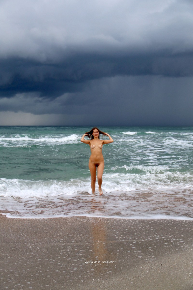 https://russiasexygirls.com/wp-content/uploads/2023/09/Smiling-young-girl-Valentina-K-bathes-in-the-sea-before-a-thunderstorm-13.jpg