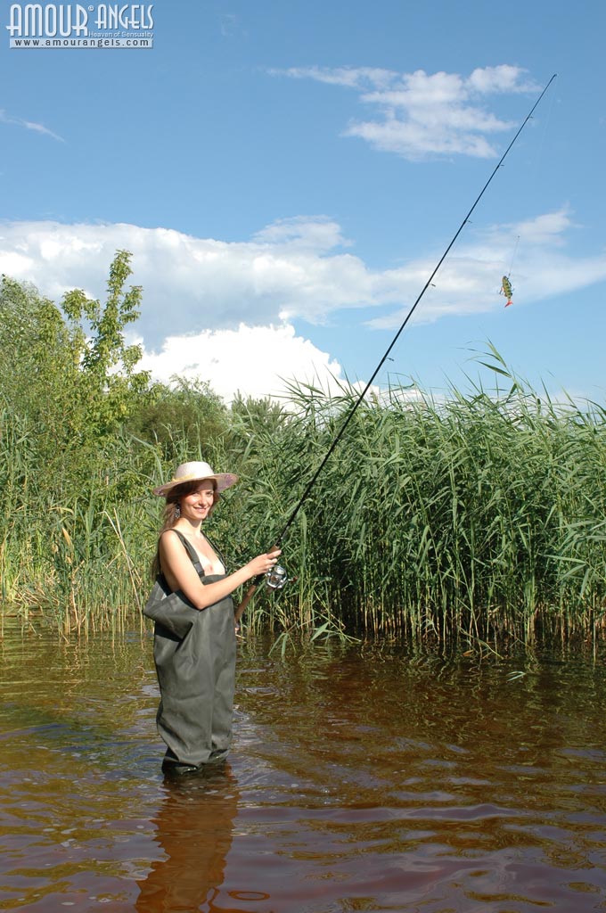 Evgeniya: FISHING. Girl Fishing Naked