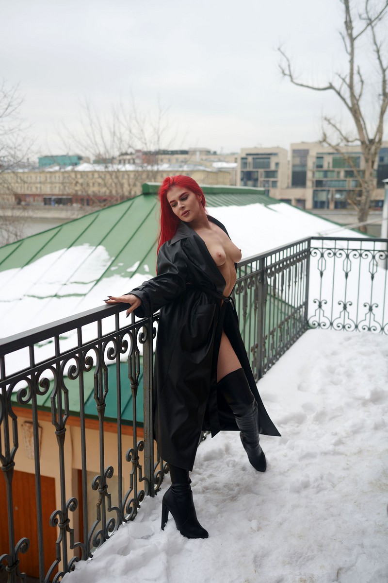 Red-haired beauty Polina with a big ass in the very center of Moscow