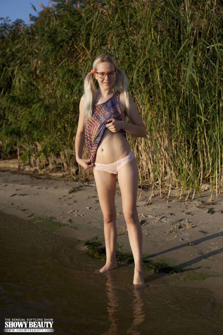 Nika: ALFRESCO. Blonde babe by the sea