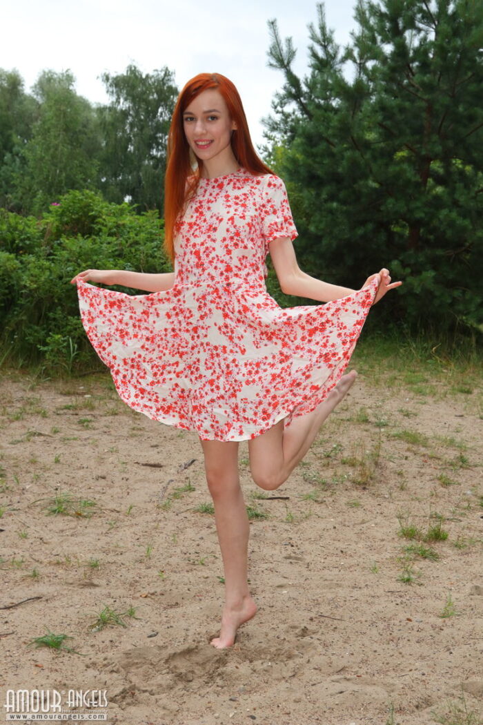 Sherice: ENJOY OUTDOOR. Ginger model in the woods