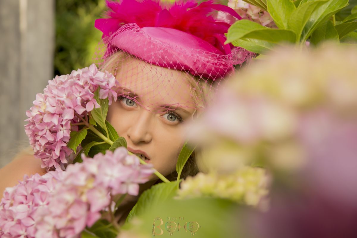 Nika. Bougainvillea vs Hydrangea