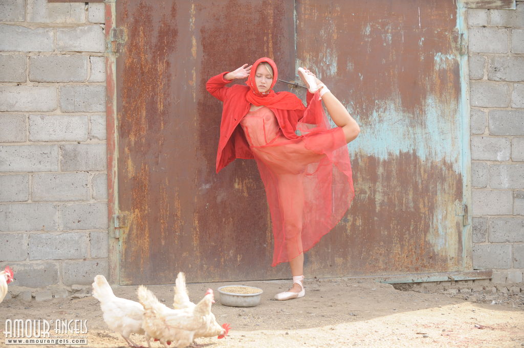 Jenny: BALLET FANTASY. Horny cutie