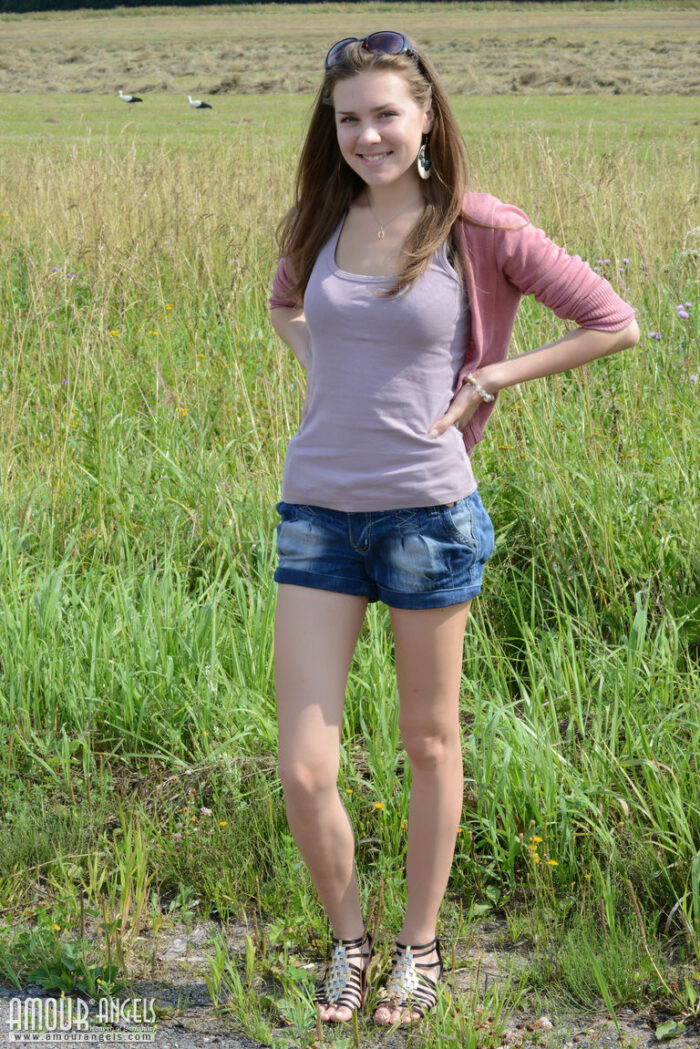 Rumba: NAKED BEAUTY. A shining light