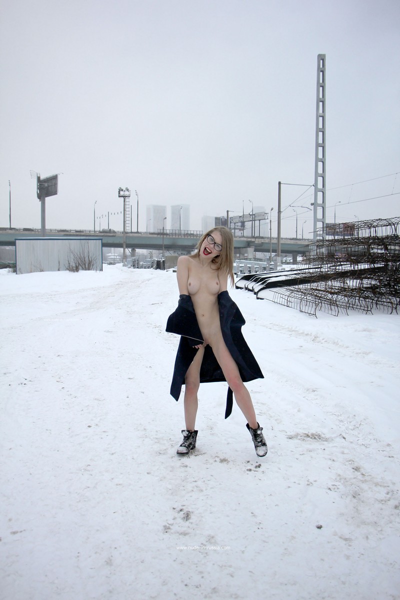 Eva Gold — Winter Streets Flash