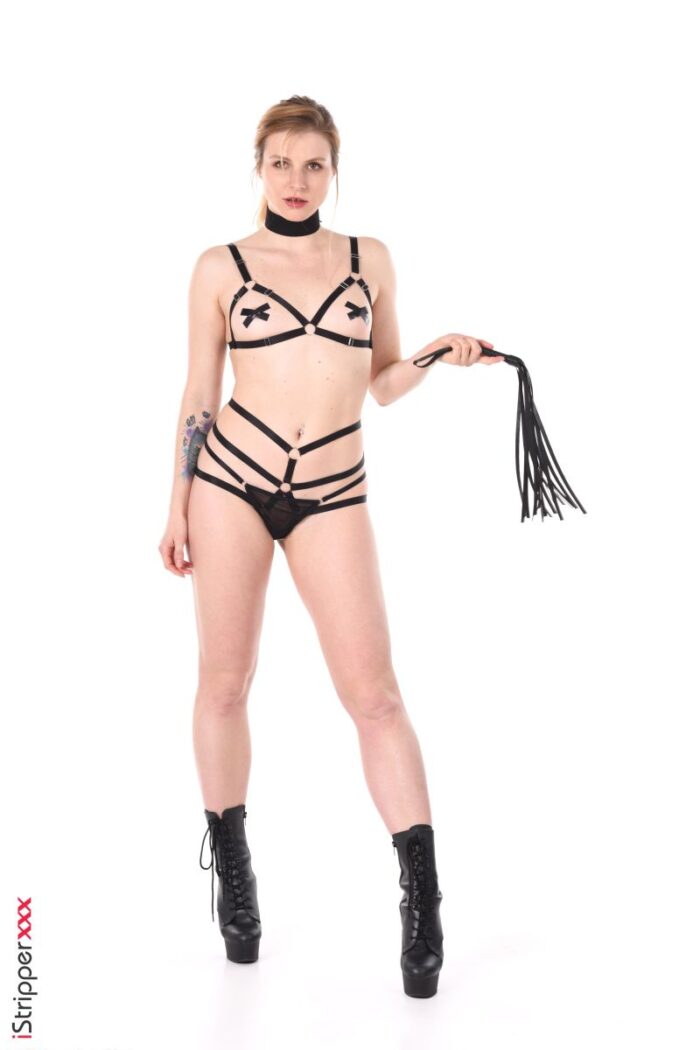 Fifi Y: Ready To Slap