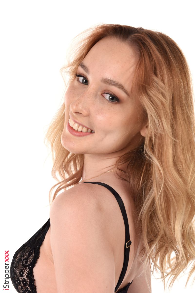 Kelly Collins: A Star At Night