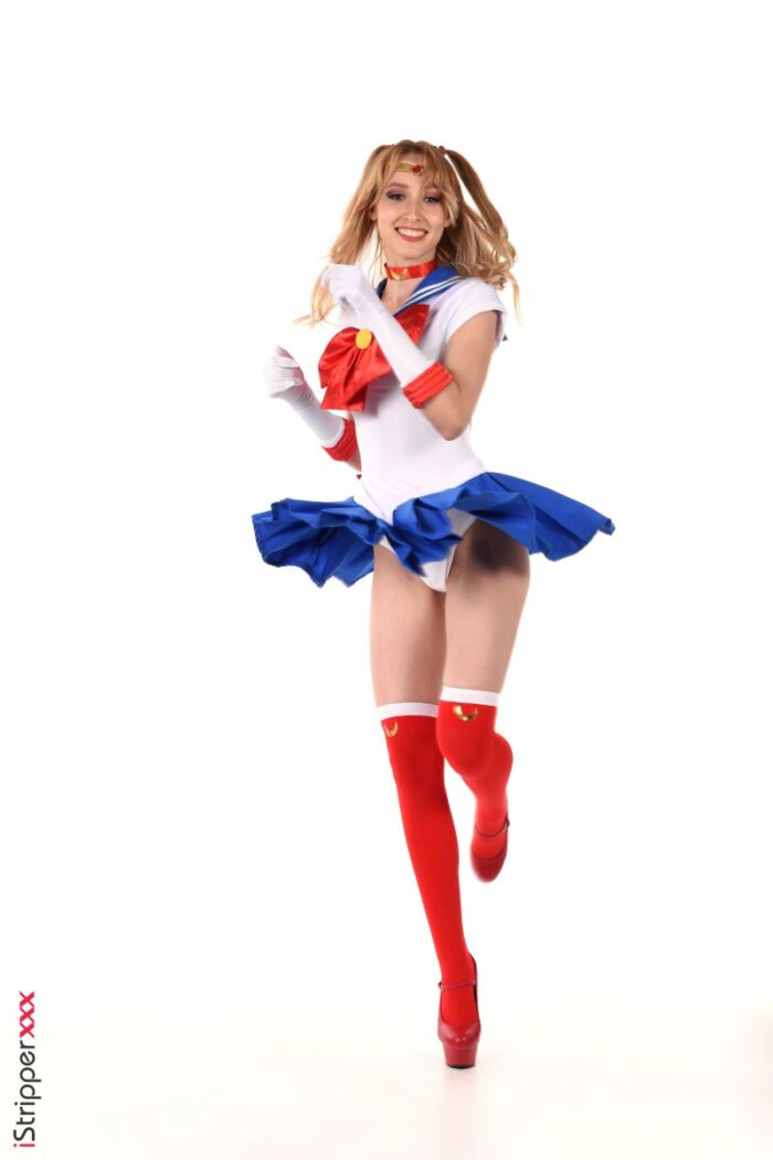 Kelly Collins:  Sail Me To The Moon