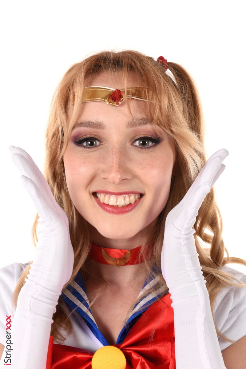 Kelly Collins:  Sail Me To The Moon