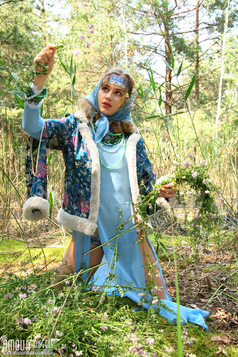 Lesya: VESNA. Cute babe teasing outdoor