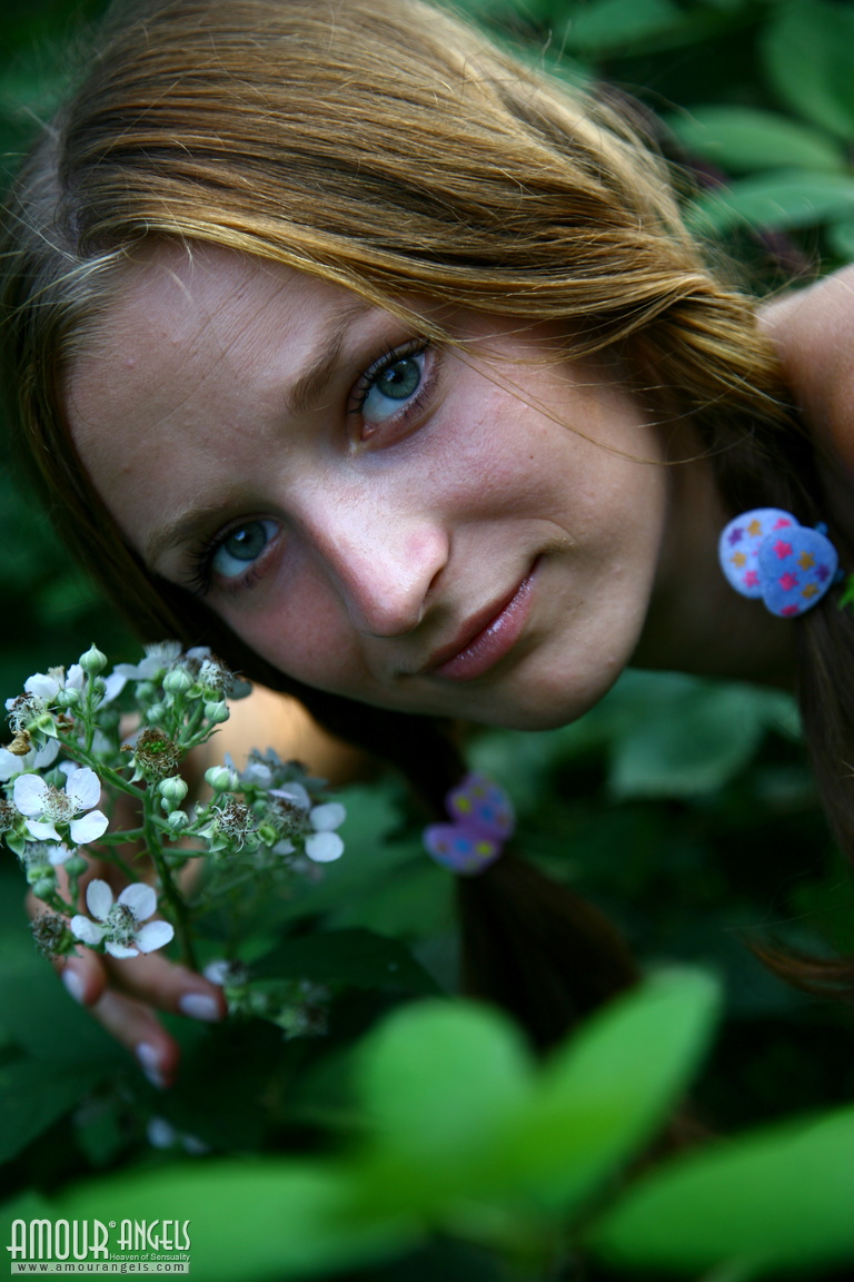 Nadya: UNREALITY. Naked girl on the lane