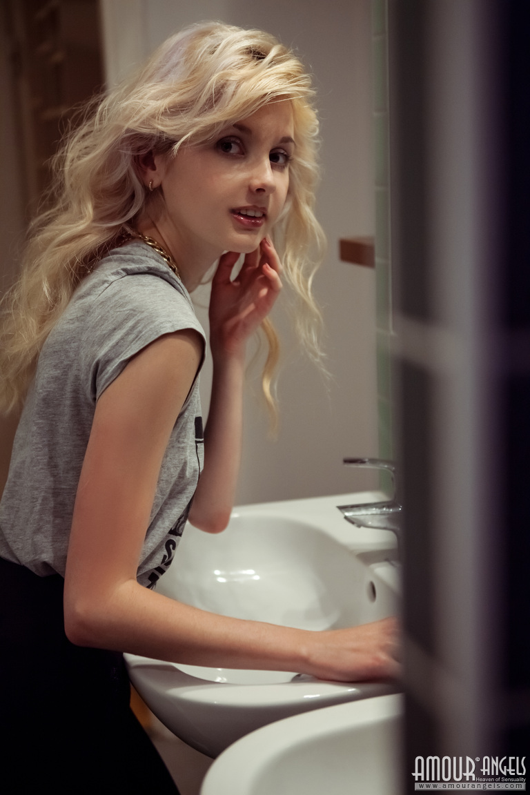 Angelik: PRESENTING ANGELIK. The perfect body