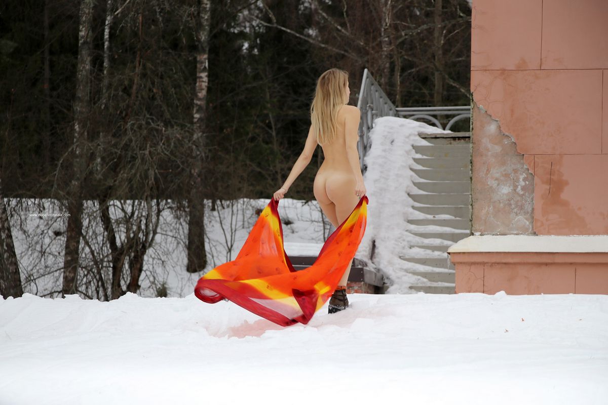 Anna A from NIR — Stalinist Architecture on the Moscow Volga Canal !