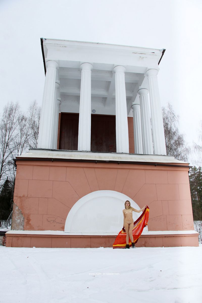 Anna A from NIR — Stalinist Architecture on the Moscow Volga Canal !