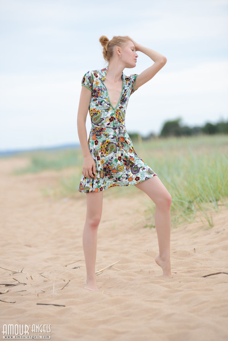 Inga: SLIM BEAUTY. Playing games