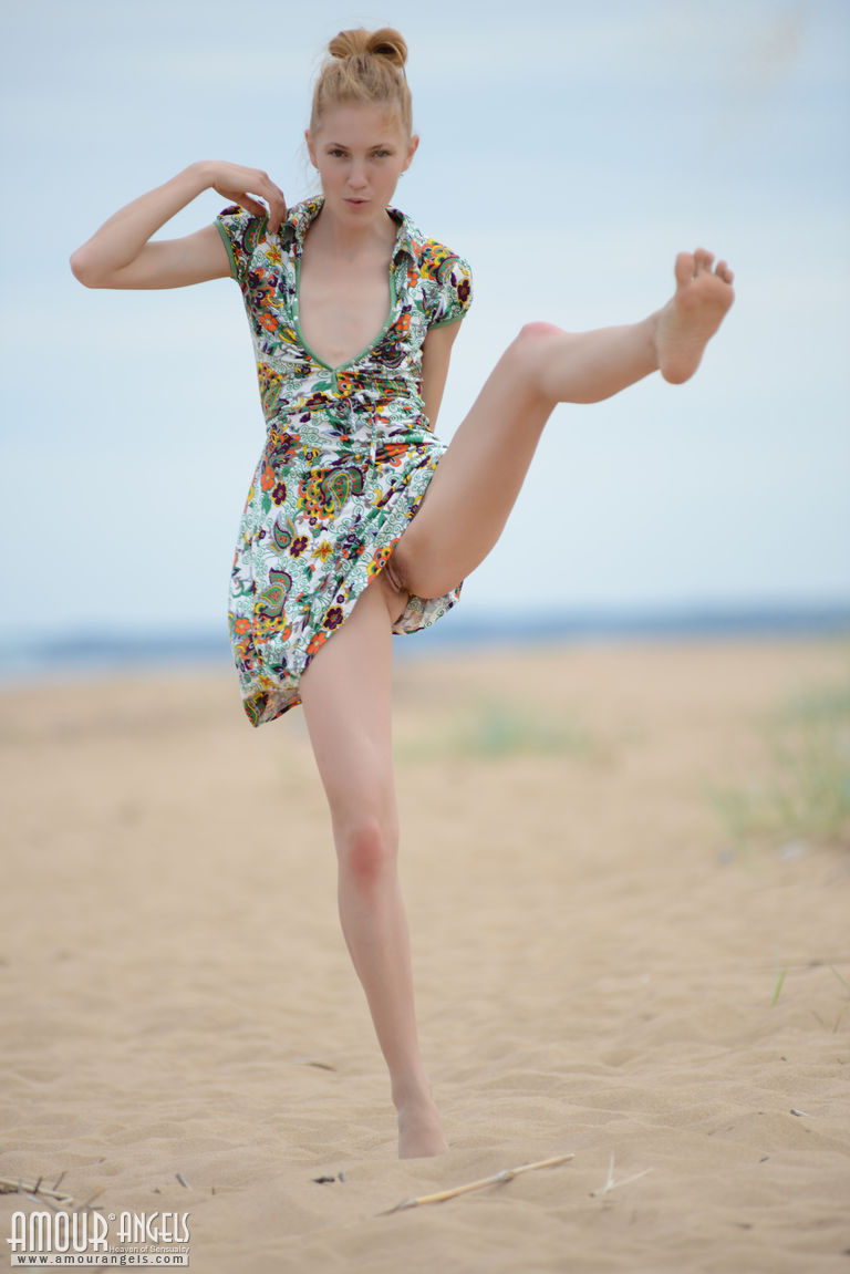 Inga: SLIM BEAUTY. Playing games