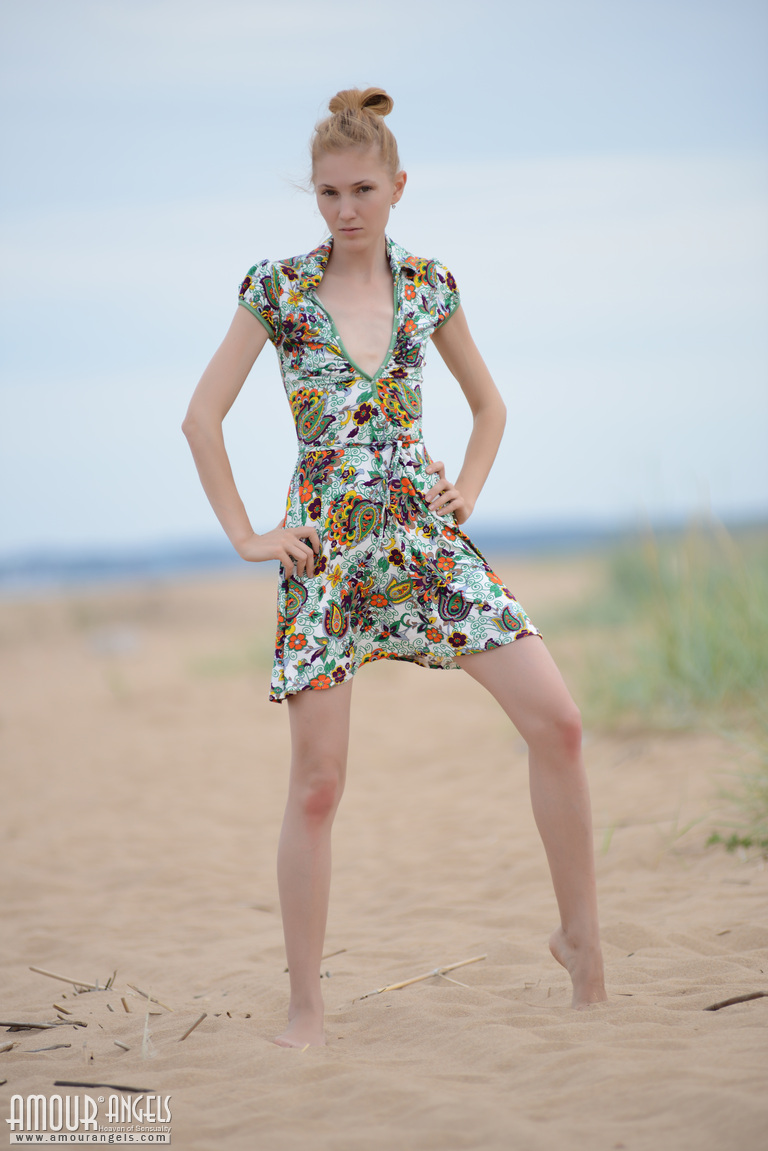 Inga: SLIM BEAUTY. Playing games