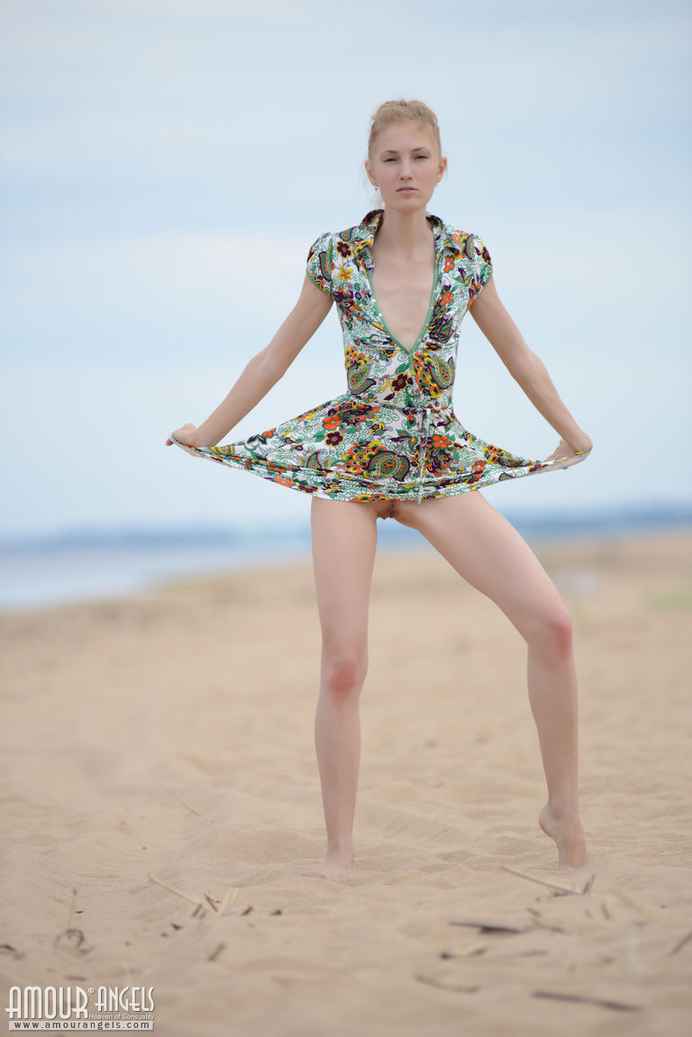 Inga: SLIM BEAUTY. Playing games