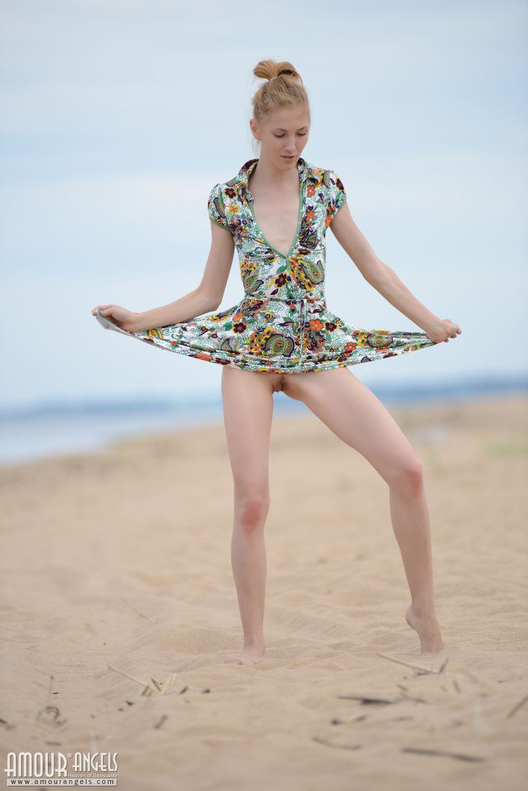 Inga: SLIM BEAUTY. Playing games