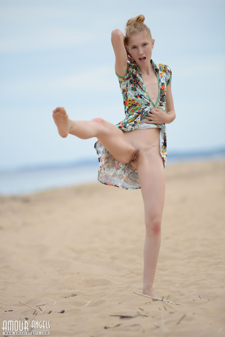 Inga: SLIM BEAUTY. Playing games