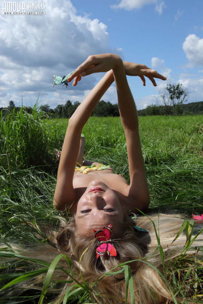 Sofi: PAPILLION. Petite teen model poses.